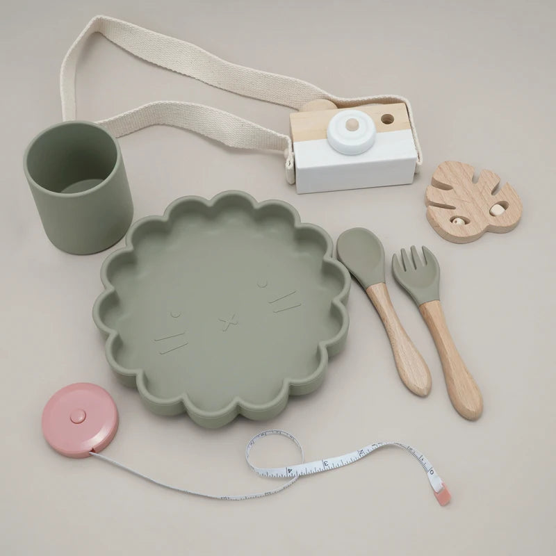 Silicone baby feeding utensils